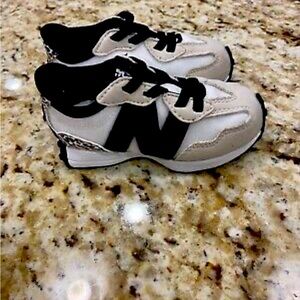 Basicslly brand new kids New Balance sneakers